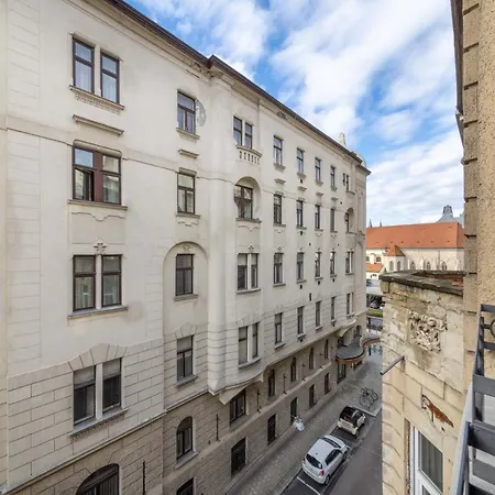 Anastasia 2 Bedrooms Apartment On Vaci Utca-3