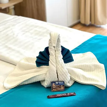 Star Apartments With Free Parking-3