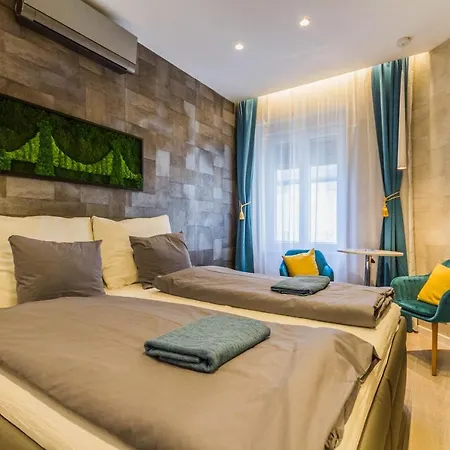 Chain Bridge Studio Apartment-3