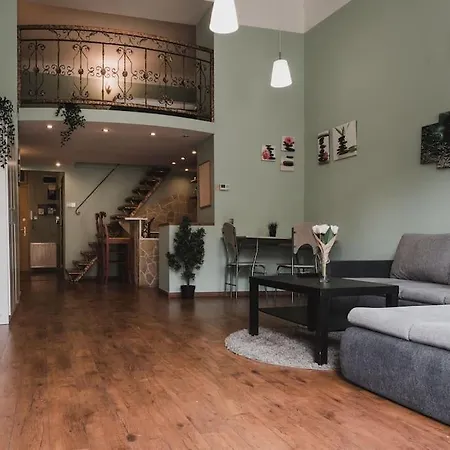 Main Street Apartment / Heart Of Bp-3