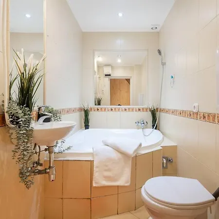 Cozy 3 Bedrooms In 7St Districht-2