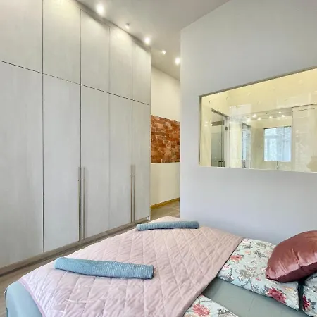 Castle Hill Apartment Logodi I Free Parking I Self-Check-In-3