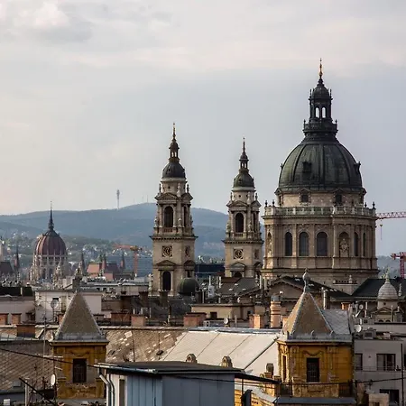 Luxurious Karoly Apartment In The Heart Of Budapest-3