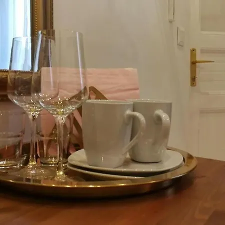 Golden Leaf Apartment-3