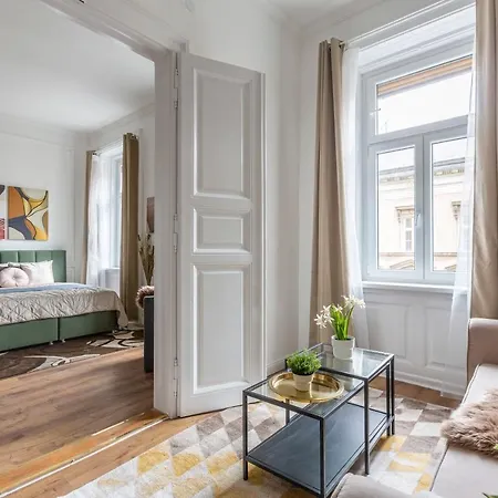 Luxurious Art Deco Residence In The Heart Of Budapest-2