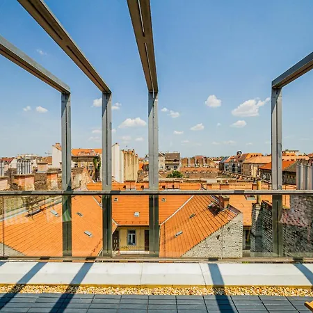 Luxury Apartment With Balcony In Downtown-2