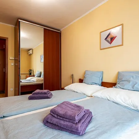 Pesti City Apartment&Free Parking-2