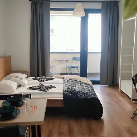 Cozy Studios Near New York Cafe With Balcony, Parking, Ac-2