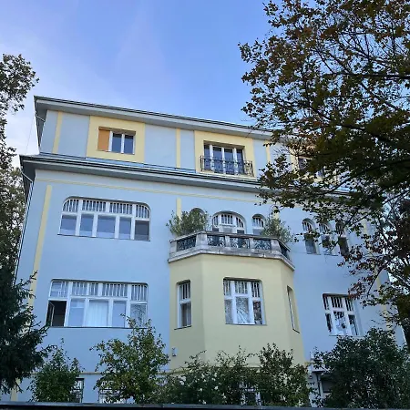 Hillside Luxury Residence Budapest With Free Garage-3