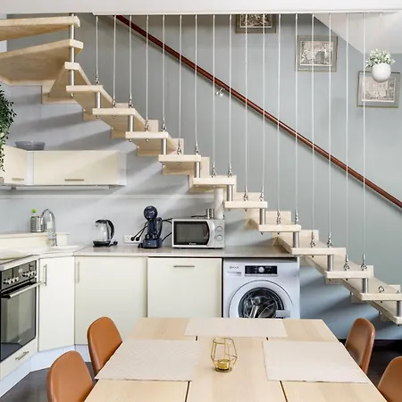 3Bedroom Triplex Rooftop Apartment-2