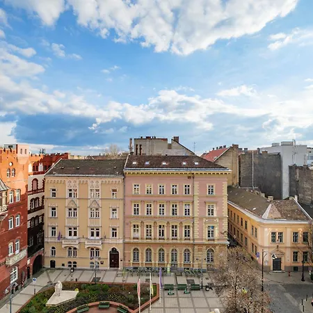 3Bedroom Triplex Rooftop Apartment-3