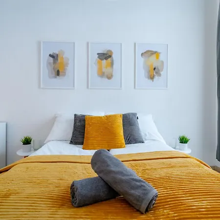 Wave - 3 Bedroom Apt In Center-3