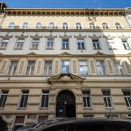Aviator Apartment In The City Center-3