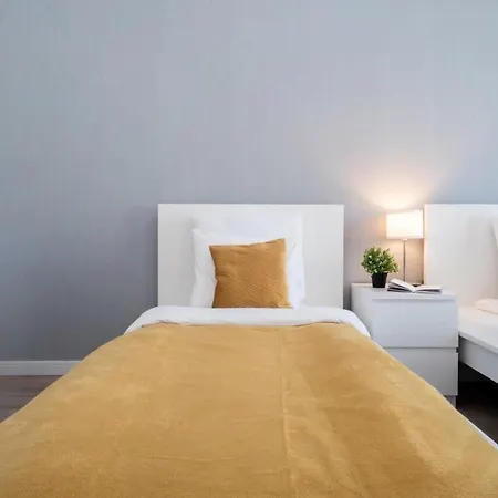 Large Apartment At Perfect Central Location-3