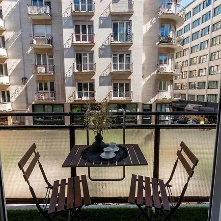 Central Premium Apartment At Madach Square-3