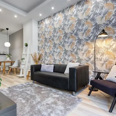 Central Premium Apartment At Madach Square-2