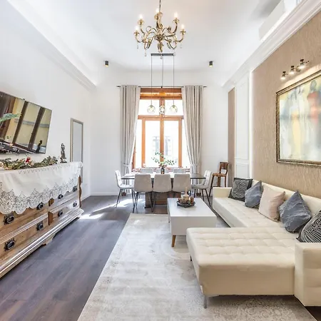 Classy Quentin Dream Home In The Heart Of Budapest-3