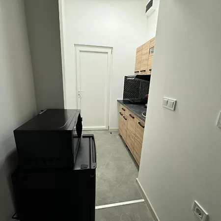 Mano Studios Budapest II-2