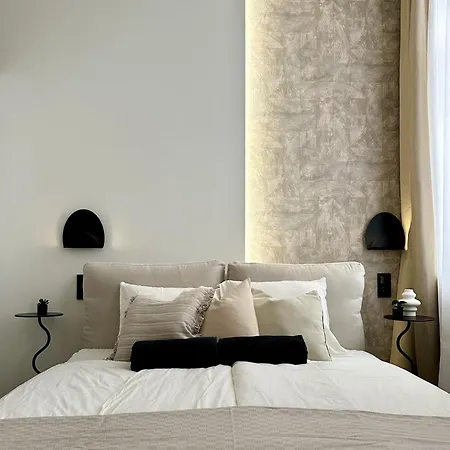 Oktogon-T6 Luxury Suite-3