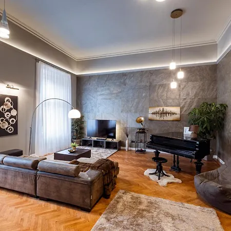 Andrassy Avenue 24 De Lux-2