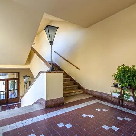 Buda Top Floor Apartment With Terrace & View-2