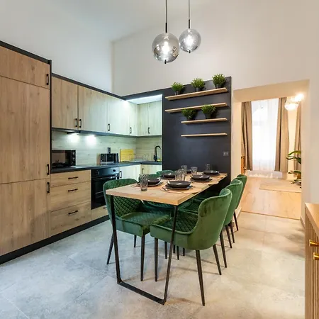 Stylish Superior Apartment ,2 Bedrooms, 3 Ac, Metro 2 Min, Prime Central Location Budapest, Guest Favorite-3
