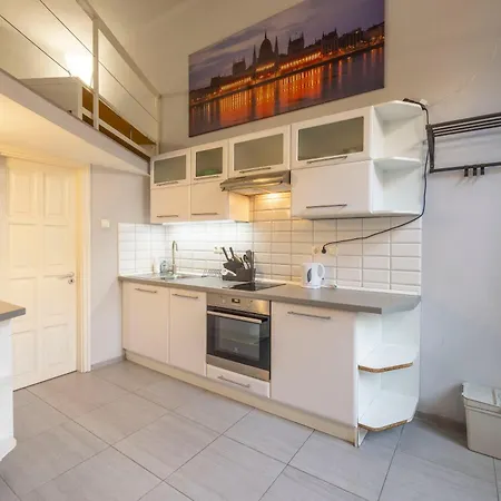 Superb Cozy Studio In The Heart Of Budapest-2