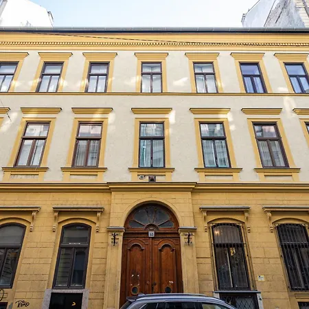 D35 - Chic Boutique Apartments By Bqa-2