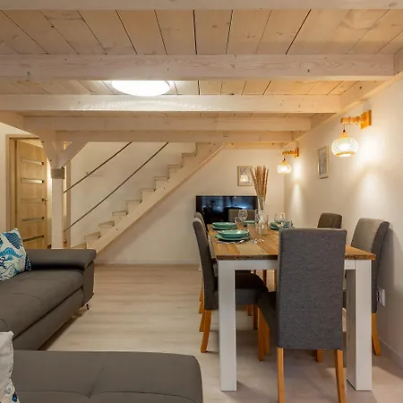 Goldcentral Apartment Danube-Private Terrace-Convenient Location-2