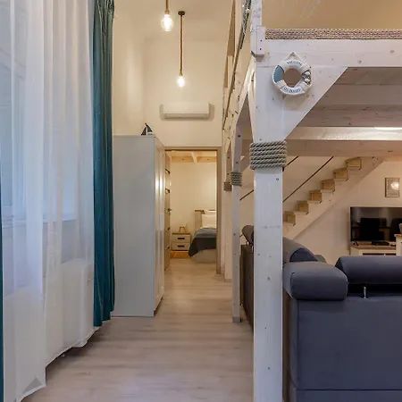 Goldcentral Apartment Danube-Private Terrace-Convenient Location-3