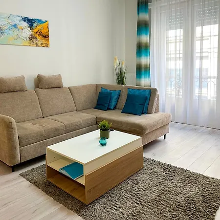 Asboth Taylor Apartment-2