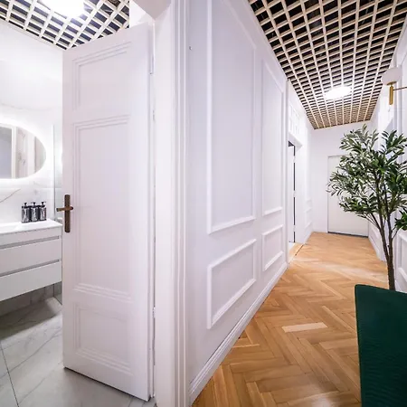 Budapest Riverfront Suite-3