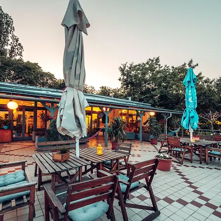 Island Hostel Budapest (Adults Only)-3