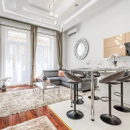 Kiraly 35 Luxury Apartment With Free Parking-2