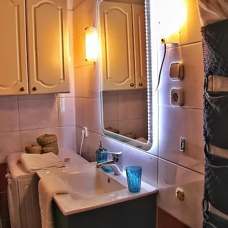 Vaci Deluxe Apartment-3