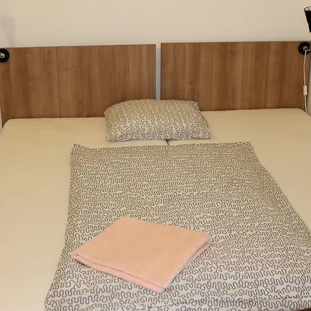 Capital Guesthouse Budapest-3
