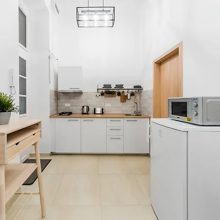 Astoria Airconed Apartments-3
