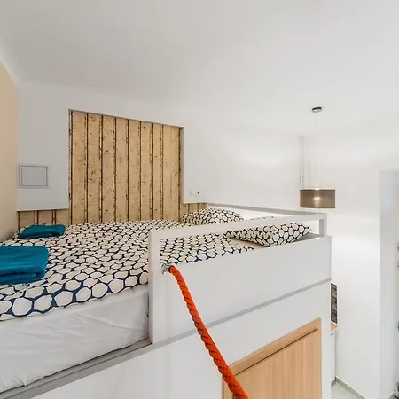 Astoria Airconed Apartments-2