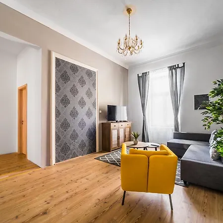 Nyar 3 Bedroom Centre Entire Home-3