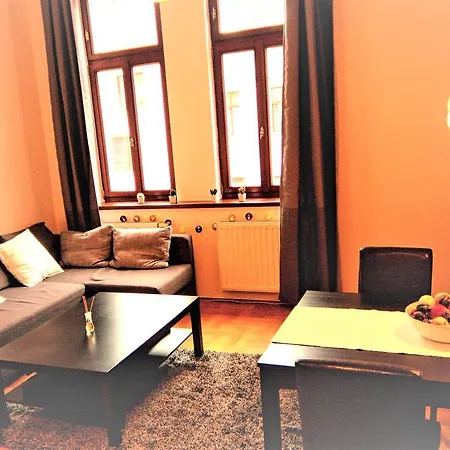 Gozsdu Apartment-3