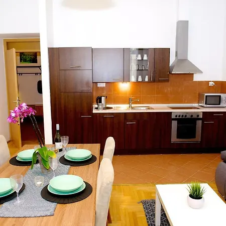 Gozsdu Court Budapest-2