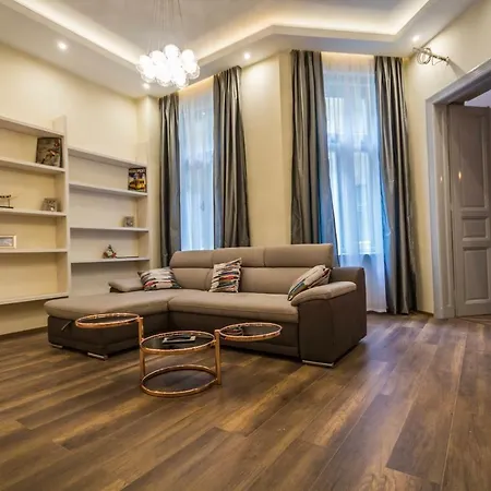 Fashion Street Apartments-3