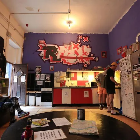 Retox Party Hostel-2