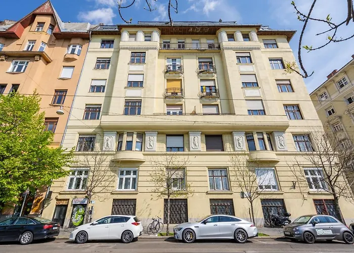 BpR Stollár Apartment, Danube View