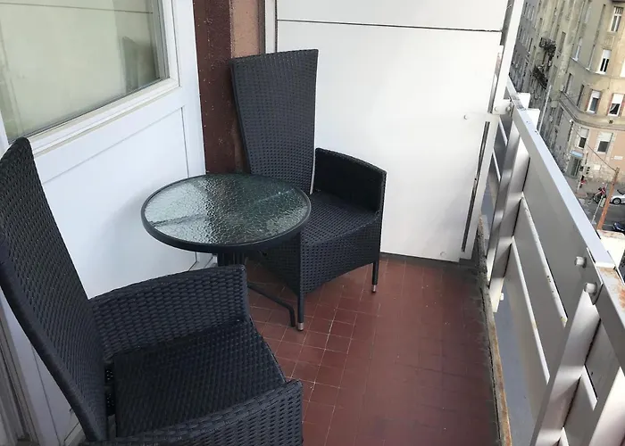 Roland Apartment Westnd