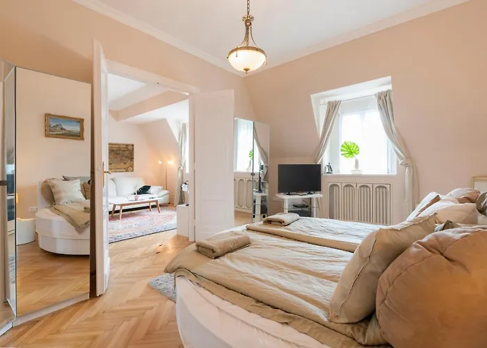 Opera & Basilica 2 Bedrooms With Balcony