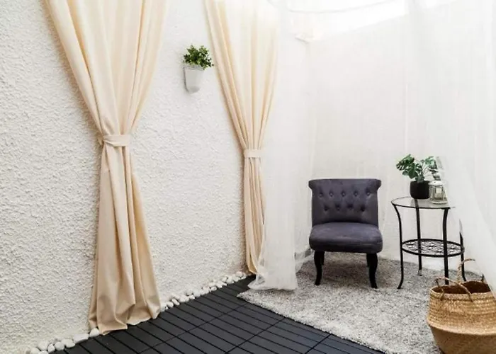 Goldsmith Apartment