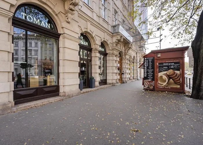 The Pearl Of The Heart Of Budapest