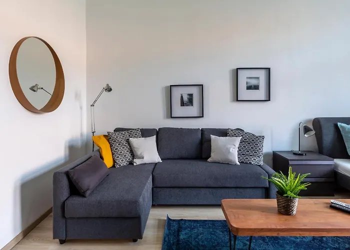 Deluxe Downtown Home By Elisabeth