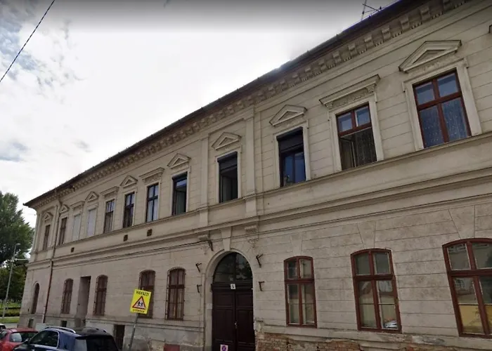 Stylish 2-Bedroom Apartment In Central Budapest